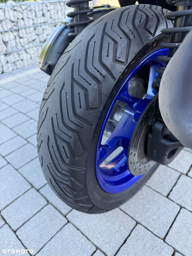 Yamaha X-max - 9
