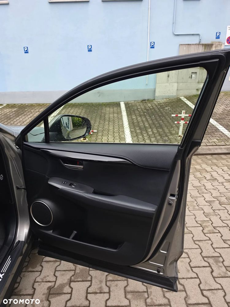 Lexus NX 300h Elegance AWD - 22