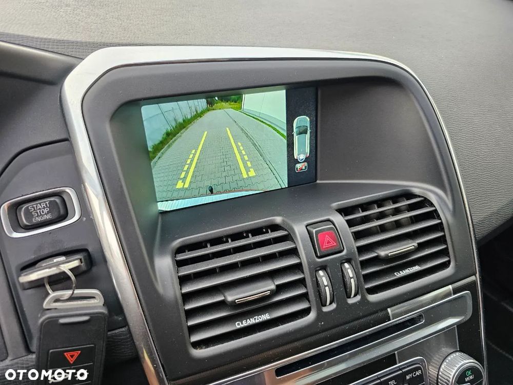 Volvo XC 60 D3 R-Design - 25