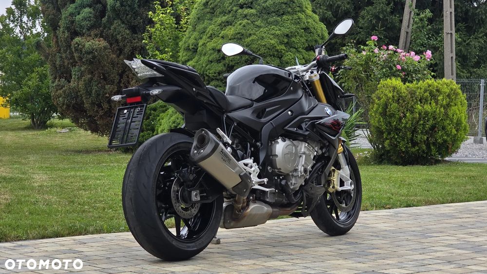 BMW S - 4