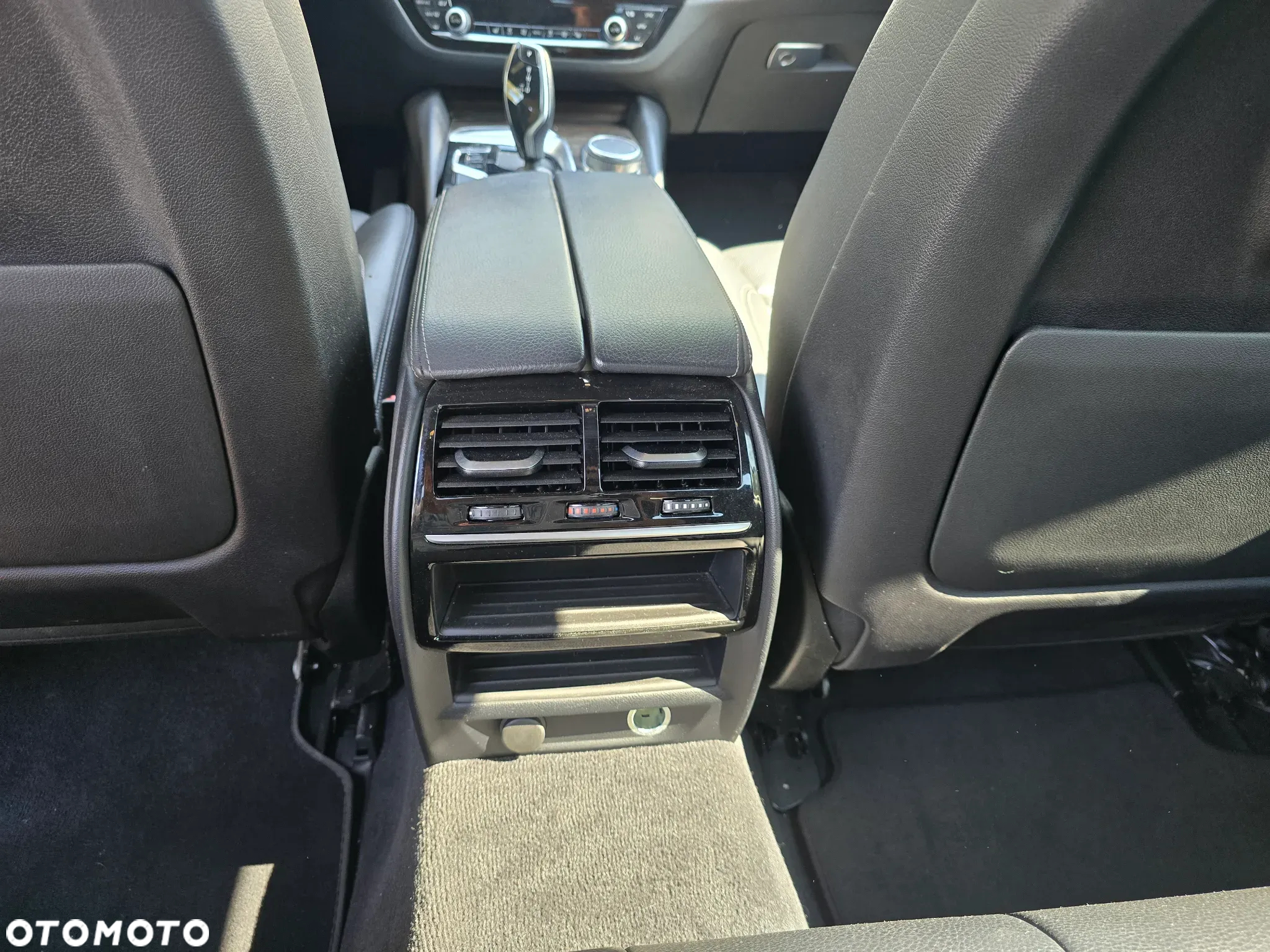 BMW Seria 5 530i xDrive - 15