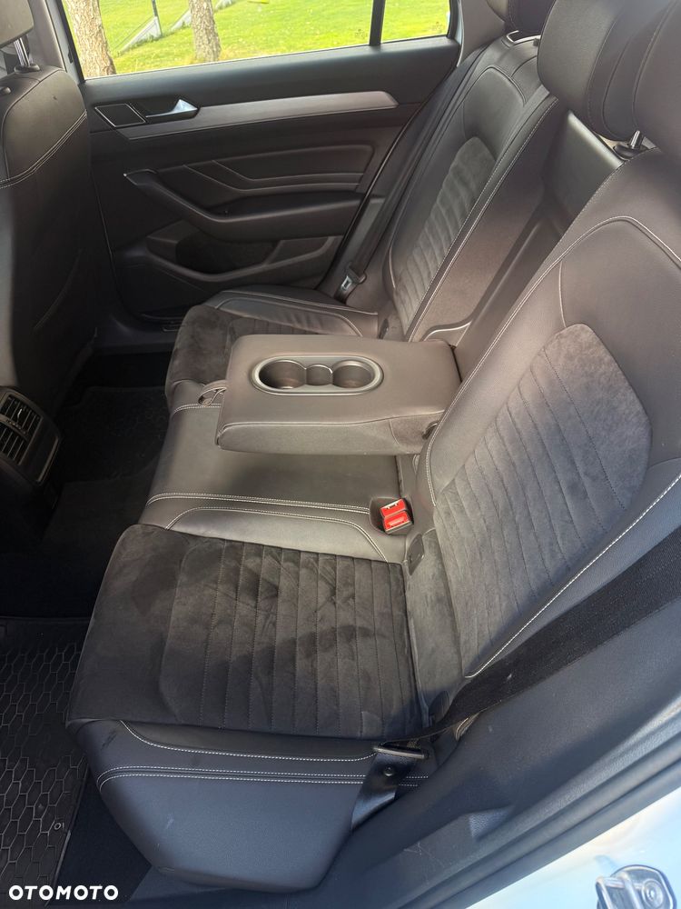 Volkswagen Passat 2.0 TDI EVO Elegance DSG - 12