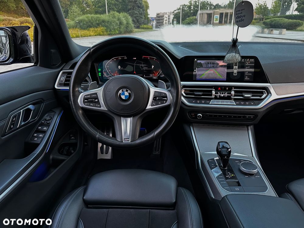 BMW Seria 3 330i M Sport - 22