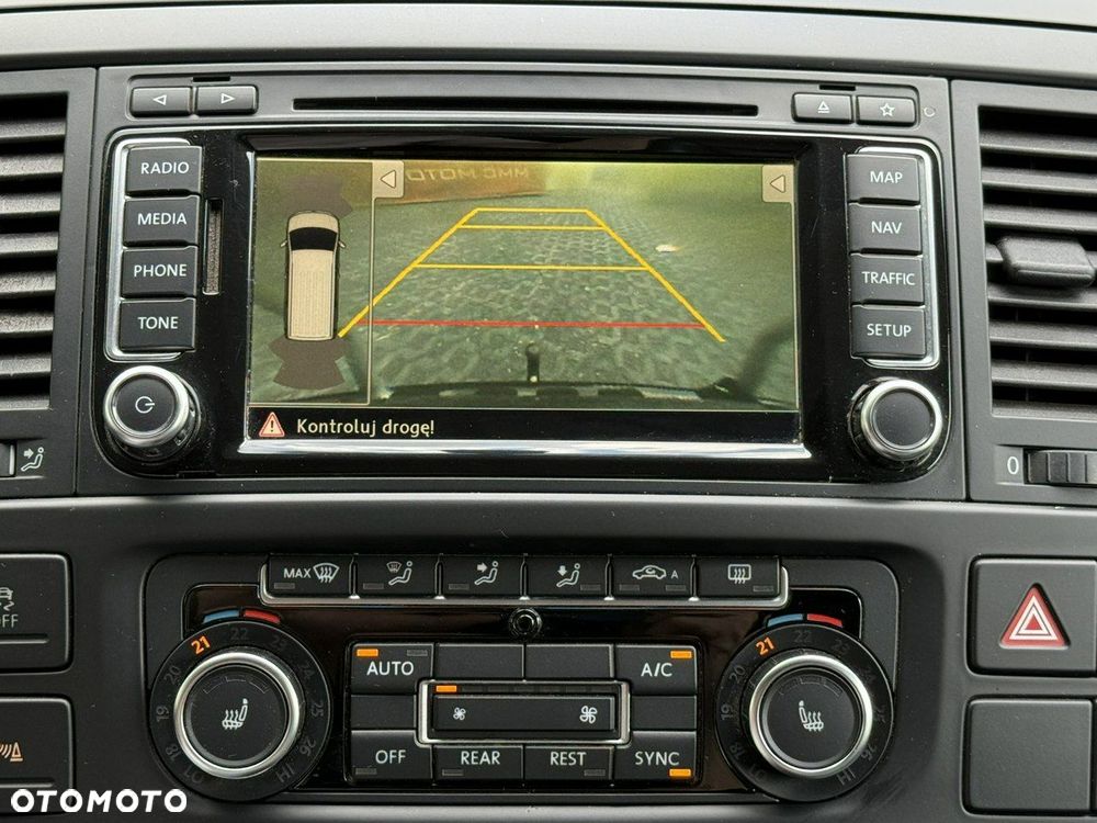 Volkswagen Multivan - 27