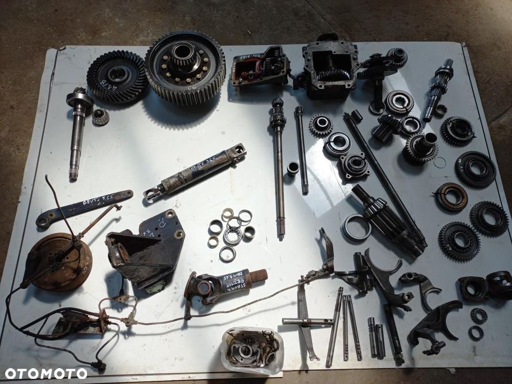 Części Deutz Agroprima,Agroxstra,Agrostar DX 3.65 4.31 4.51 4.30 4.50 4.61 4.68 4.71 4.78 Silnik BF4L 912 Skrzynia Biegów 4374043R,Most,Kabina,Podnośnik Wałek Koło Zębate Zwolnica,Atak,Pompa,Rozdzielacz,Podnośnik K4362869R,Układ Planetarny,Półoś,Synchronizator,tryb,Wałek,przystawka napędu,zwrotnica - 3