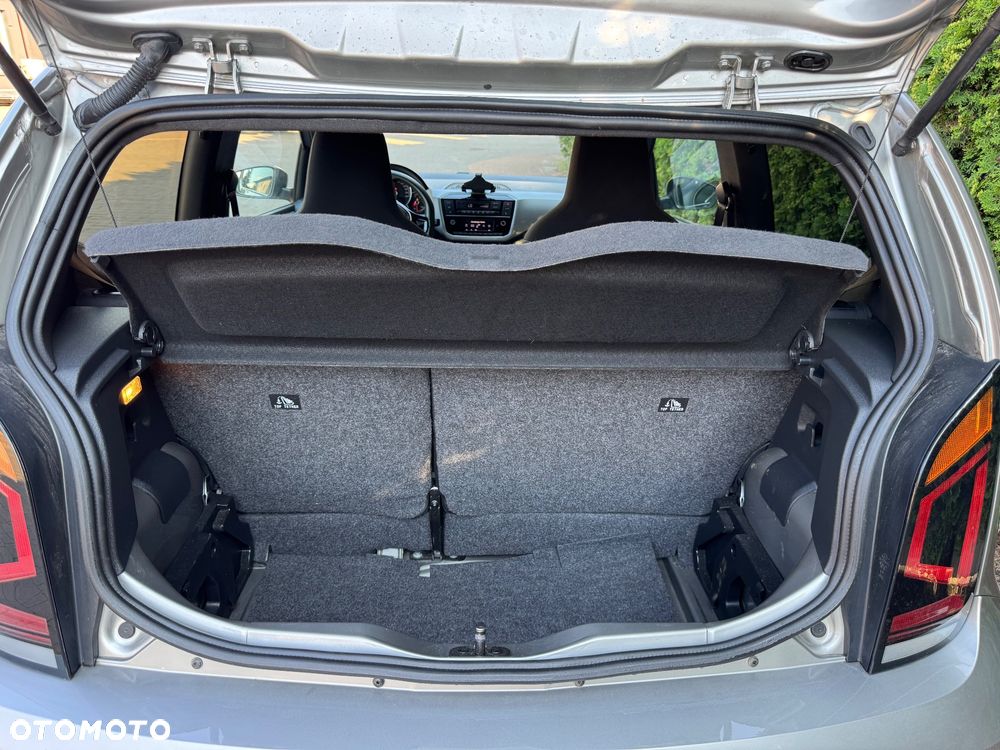 Volkswagen up! Active - 25