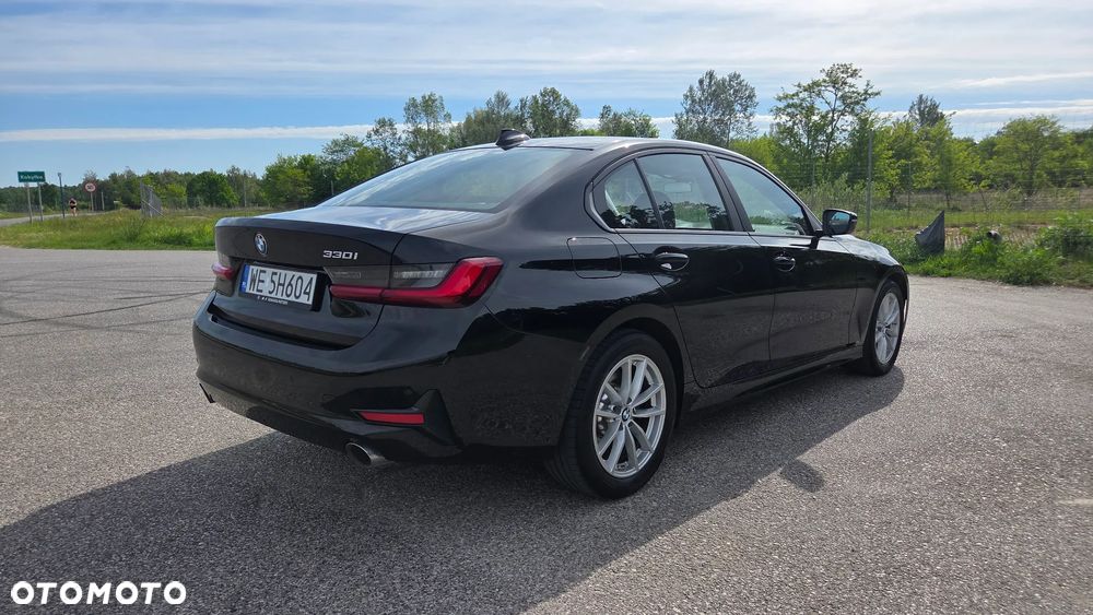 BMW Seria 3 330i - 7