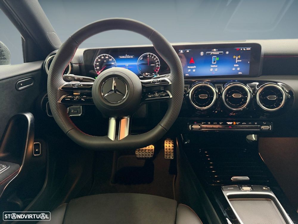 Mercedes-Benz A 250 e — fotografia 11