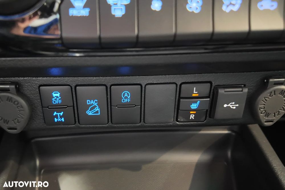 Toyota Hilux 2.8D 204CP 4x4 Double Cab AT Invincible - 10