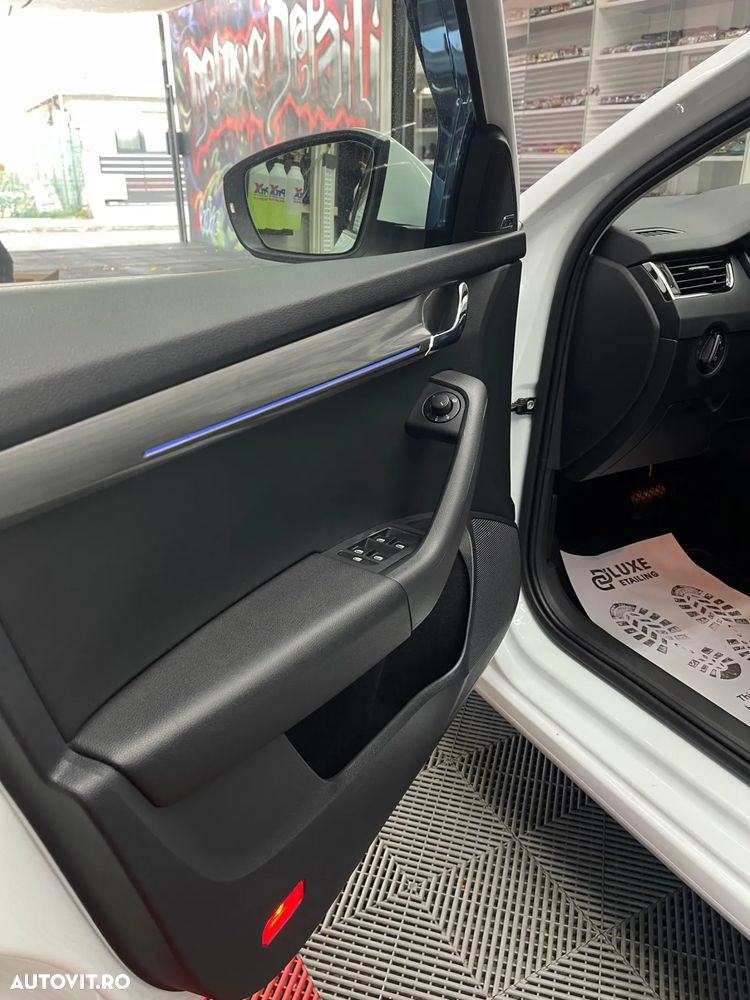 Skoda Octavia Combi Diesel 1.6 TDI DSG Style - 8