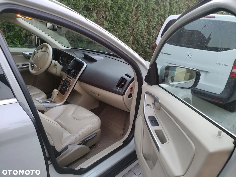 Volvo XC 60 D5 AWD - 10