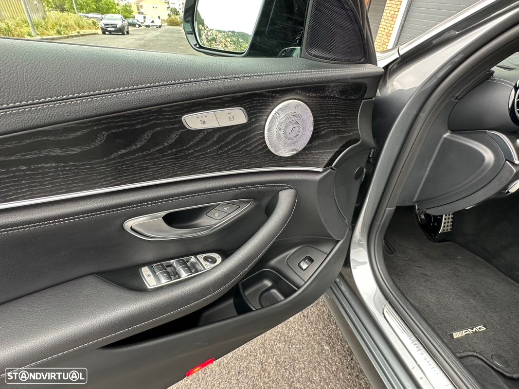 Mercedes-Benz E 300 de AMG Line - 25