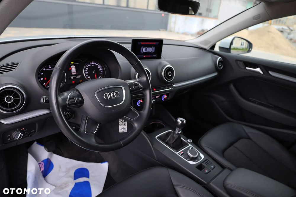 Audi A3 Sportback 1.4 TFSI Ambiente - 27