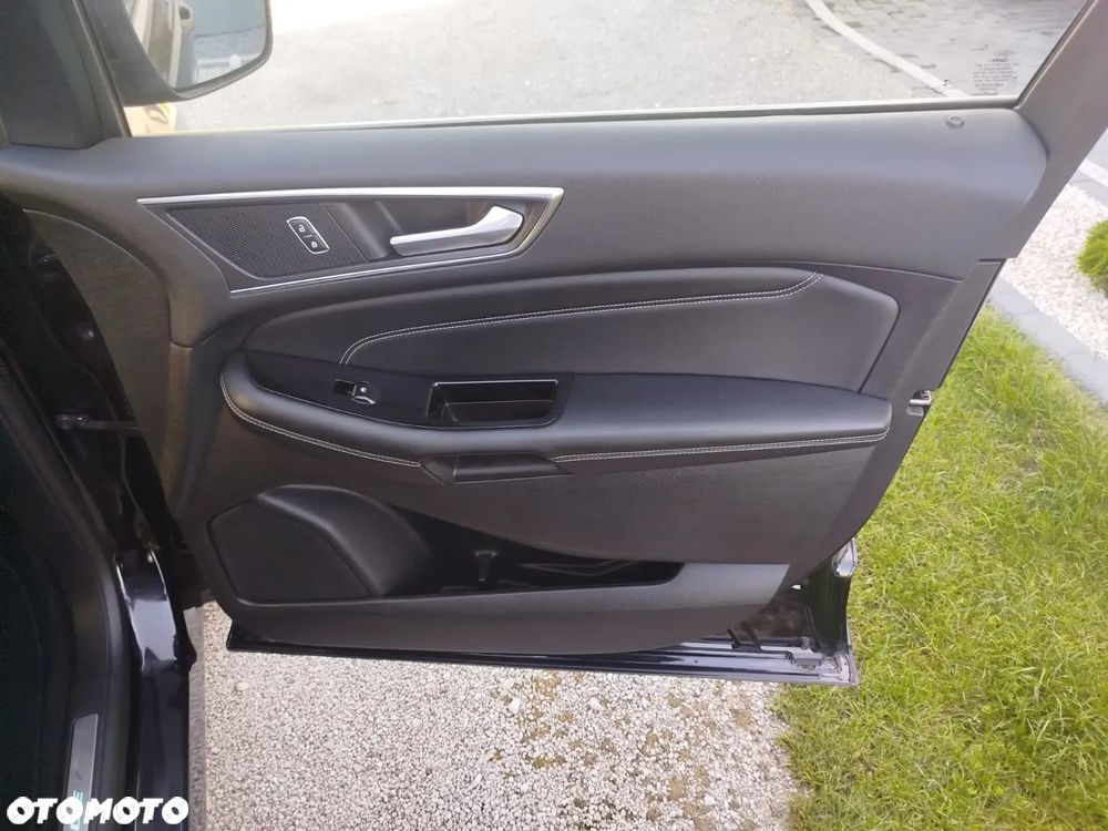 Ford Edge 2.0 TDCi Bi-Turbo 4x4 Titanium - 36