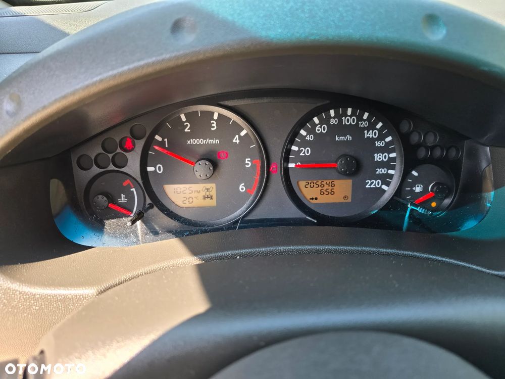 Nissan Navara 2.5 D Platinum - 15