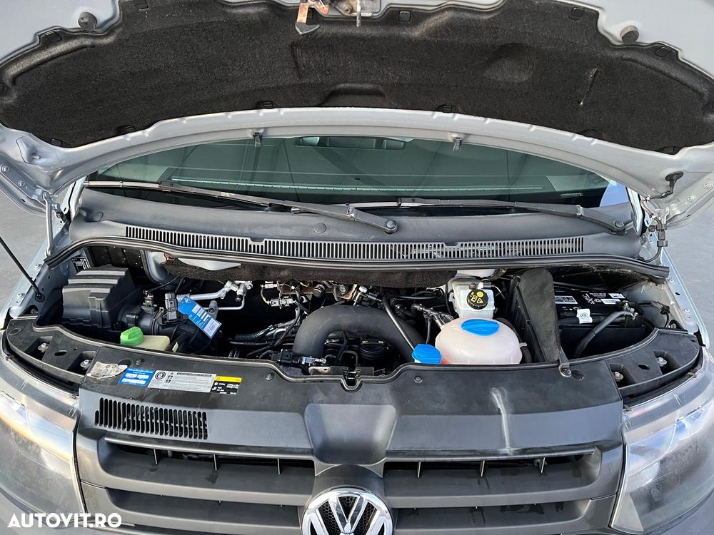 Volkswagen Caravelle - 23