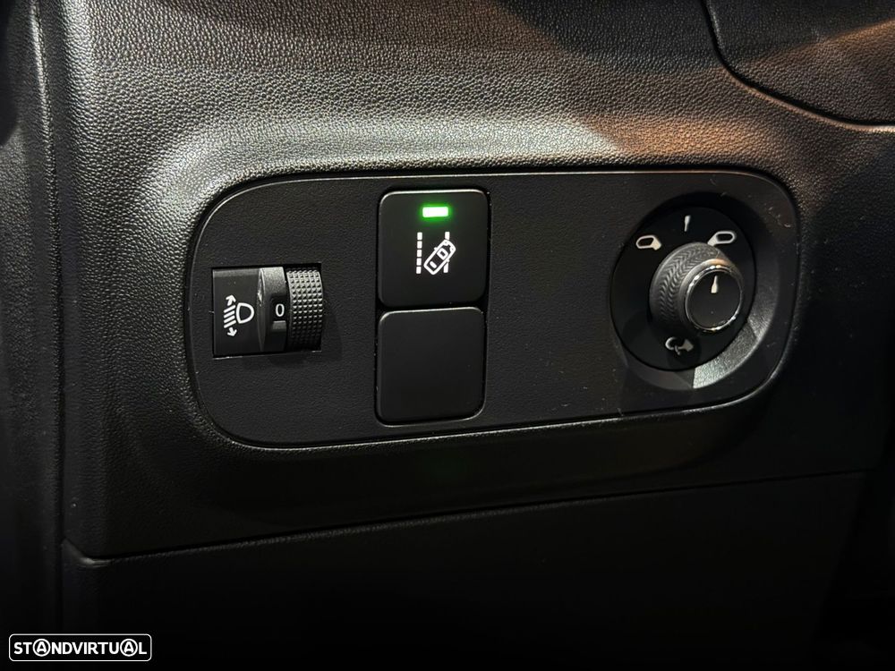 Citroën C3 1.2 PureTech Shine - 21