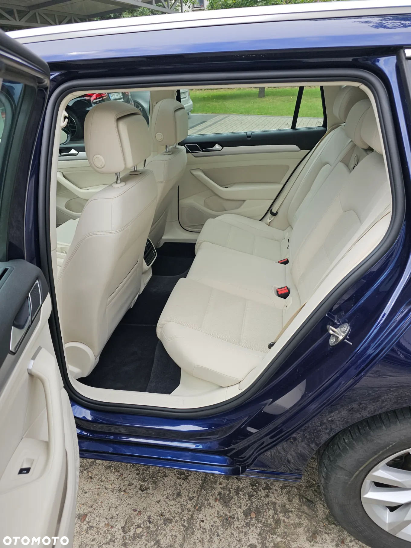 Volkswagen Passat Variant 1.6 TDI (BlueMotion Technology) DSG Comfortline - 6