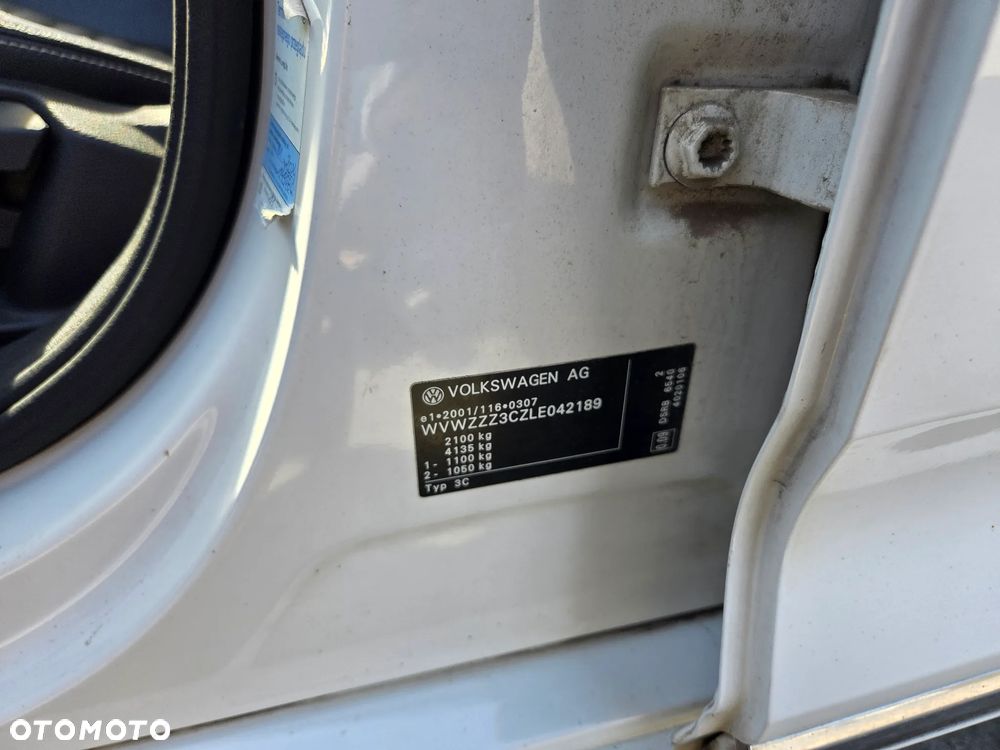Volkswagen Passat - 14