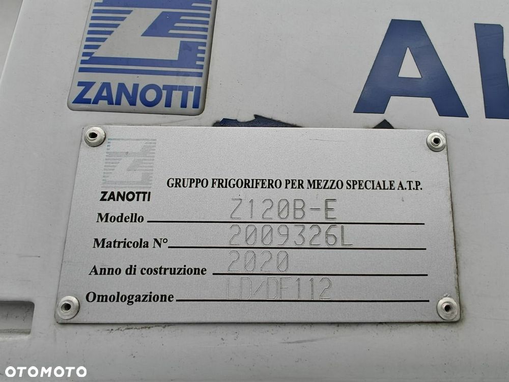 Ford Transit Courier - 23