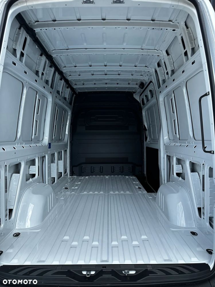 Mercedes-Benz Sprinter - 31