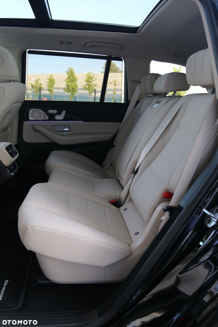 Mercedes-Benz GLS - 13