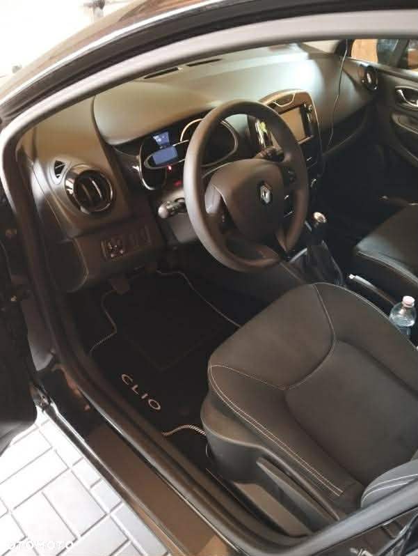 Renault Clio 1.2 16V 75 Experience - 10