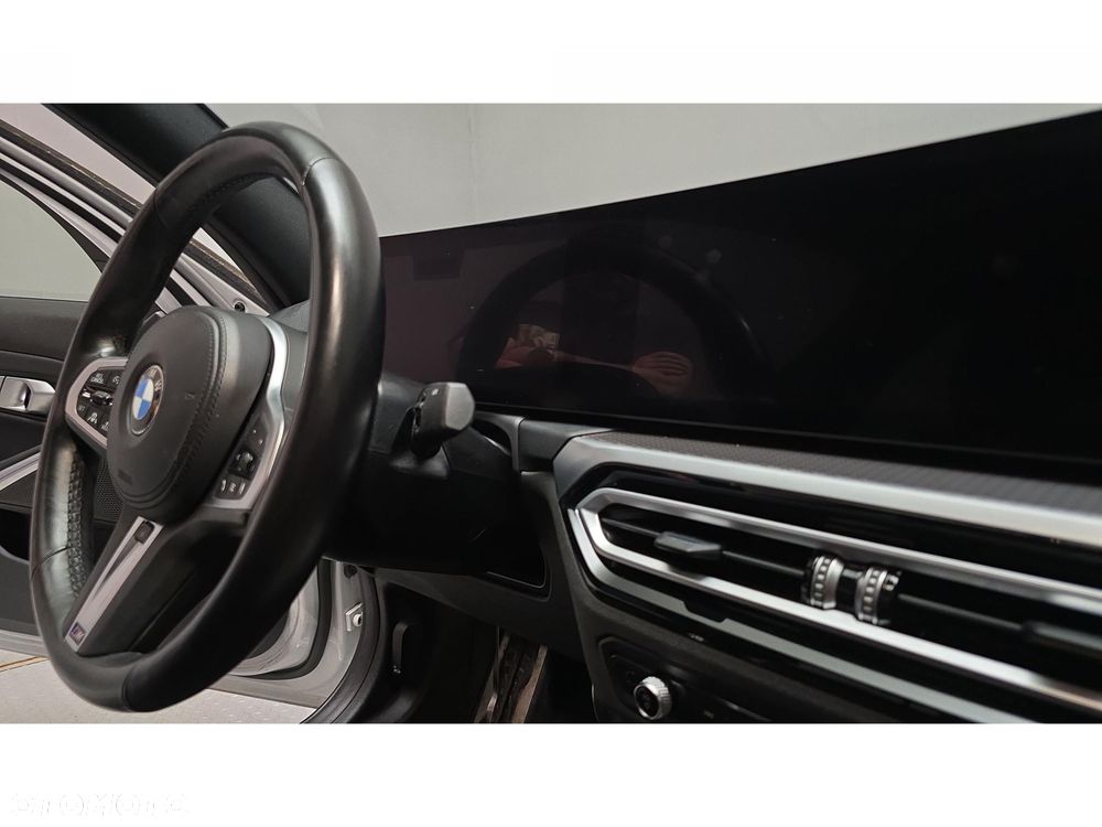 BMW Seria 3 320d xDrive mHEV M Sport - 31