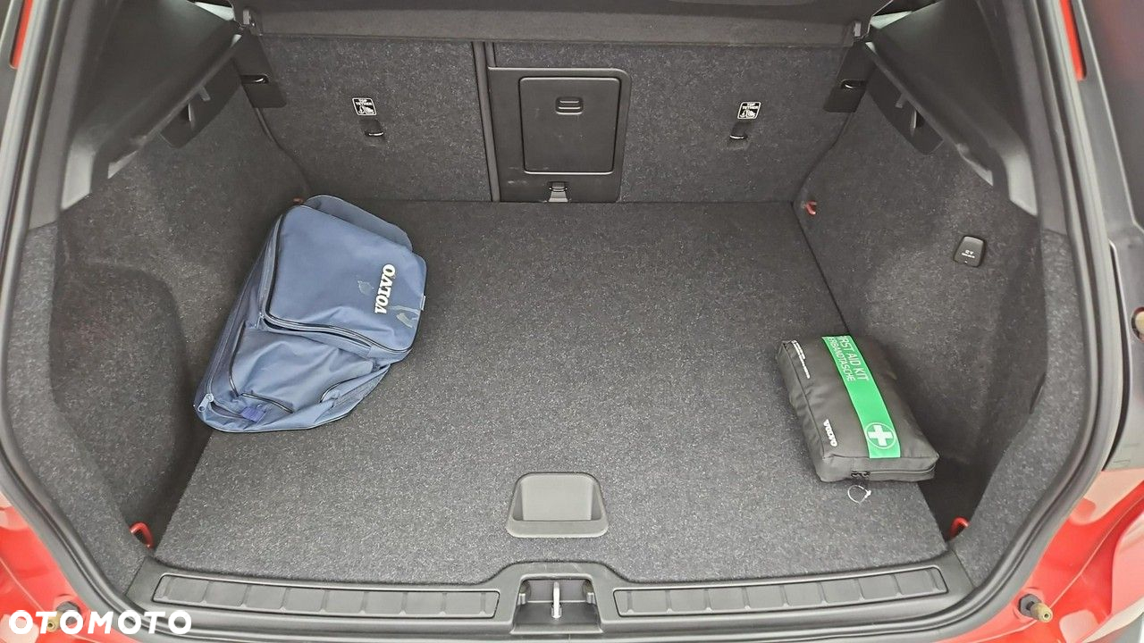 Volvo XC 40 T3 R-Design - 24