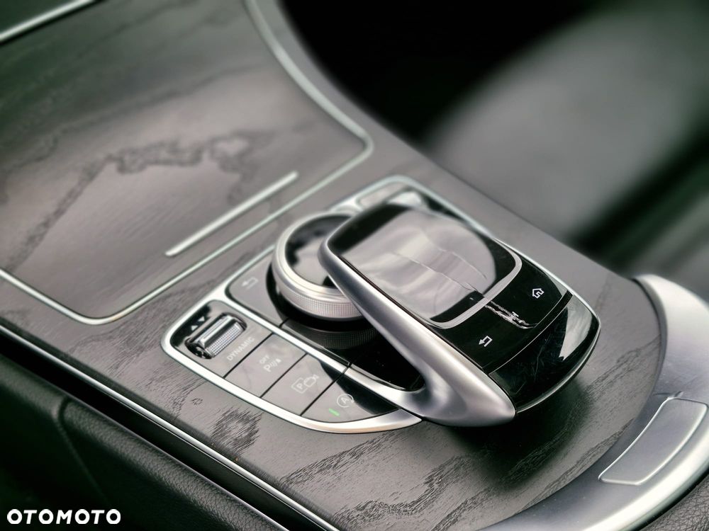 Mercedes-Benz Klasa C 200 4MATIC 9G-TRONIC - 29