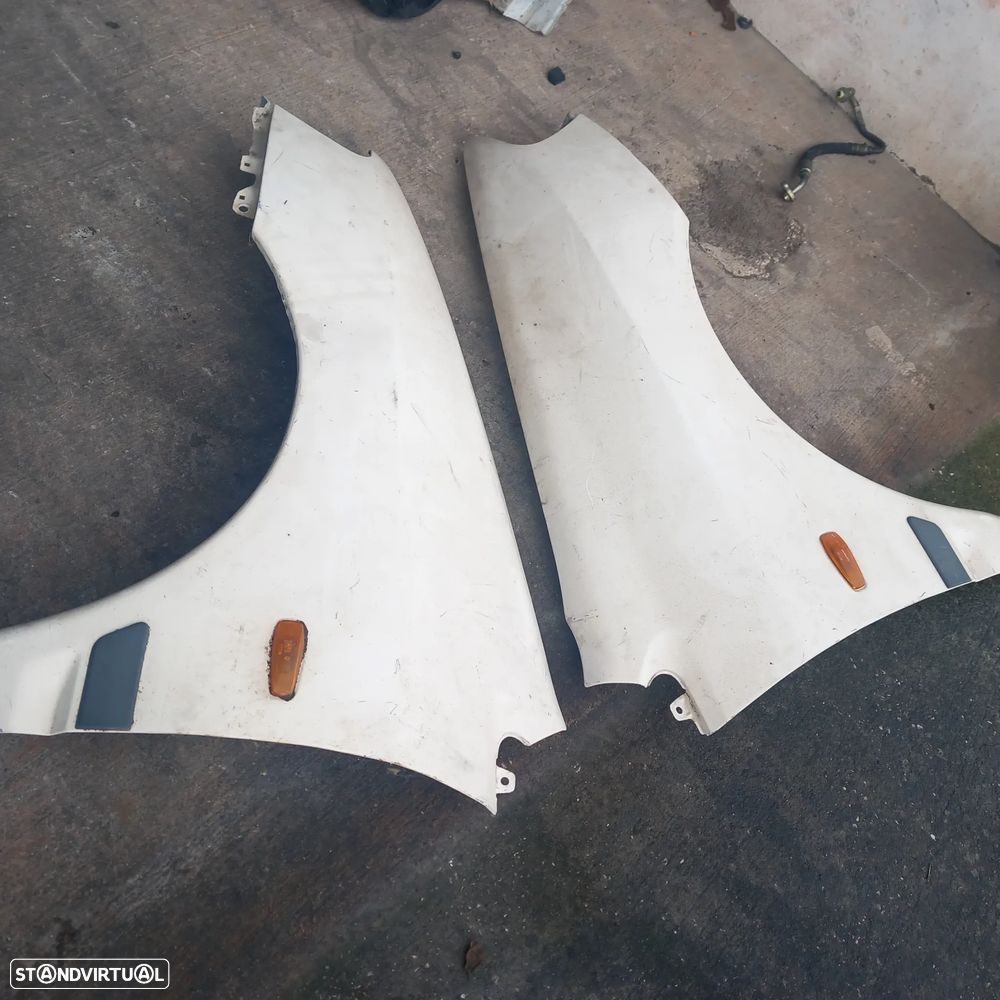 Guarda lamas Mitsubishi Space Star em 2000 - 2