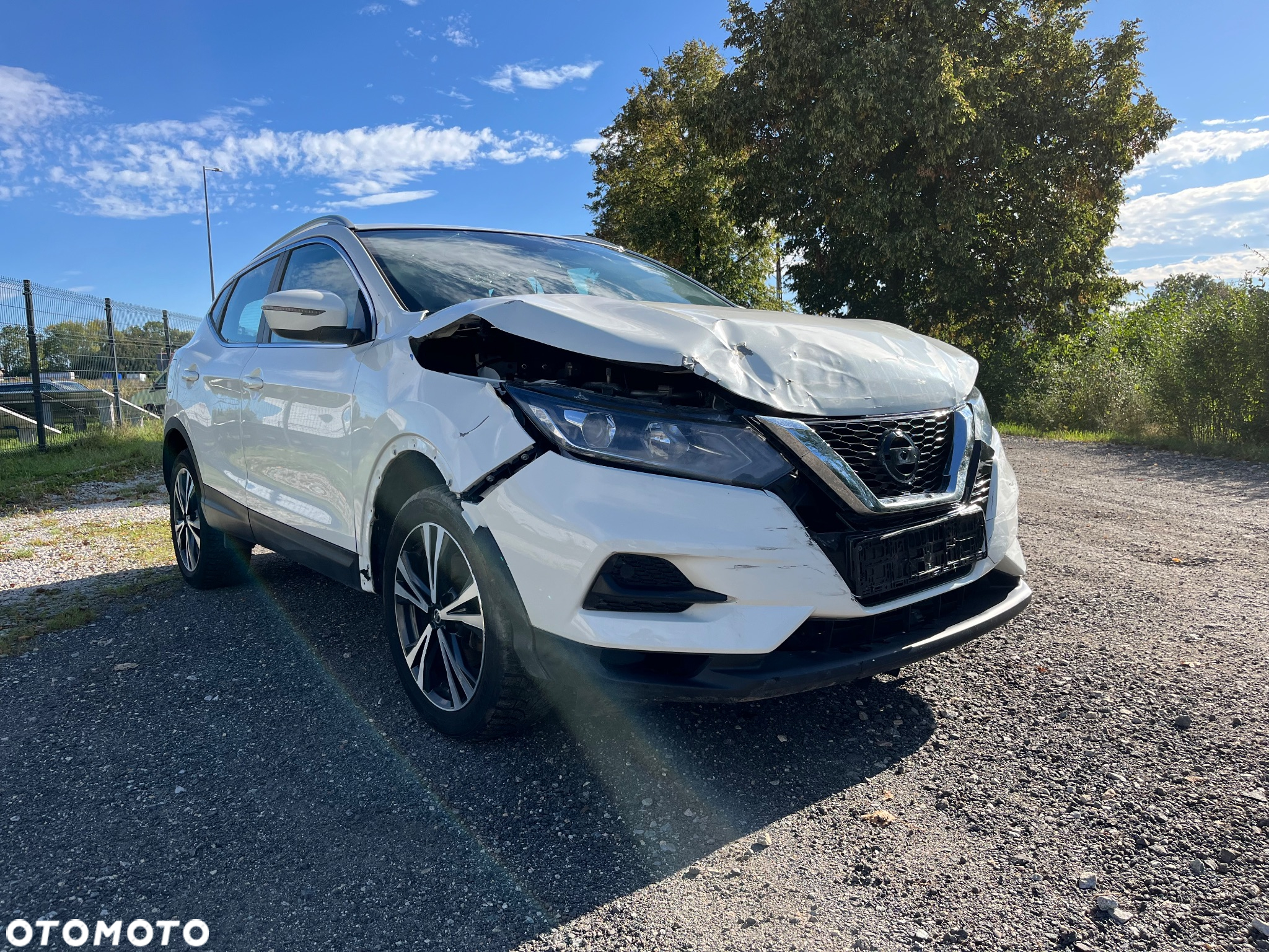 Nissan Qashqai 1.3 DIG-T N-Connecta DCT - 2