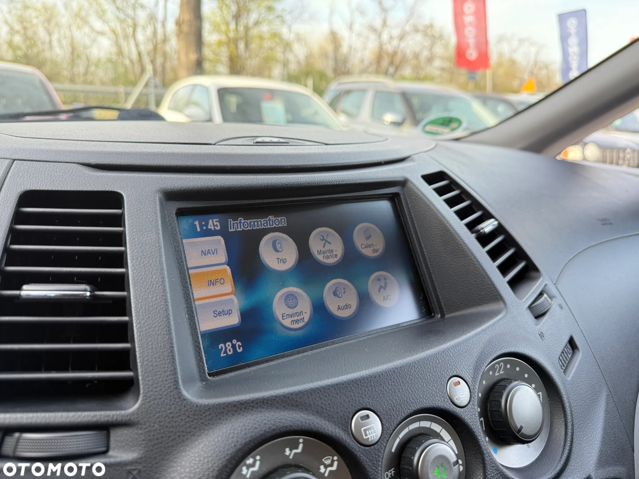 Mitsubishi Grandis 2.4 Intense - 34
