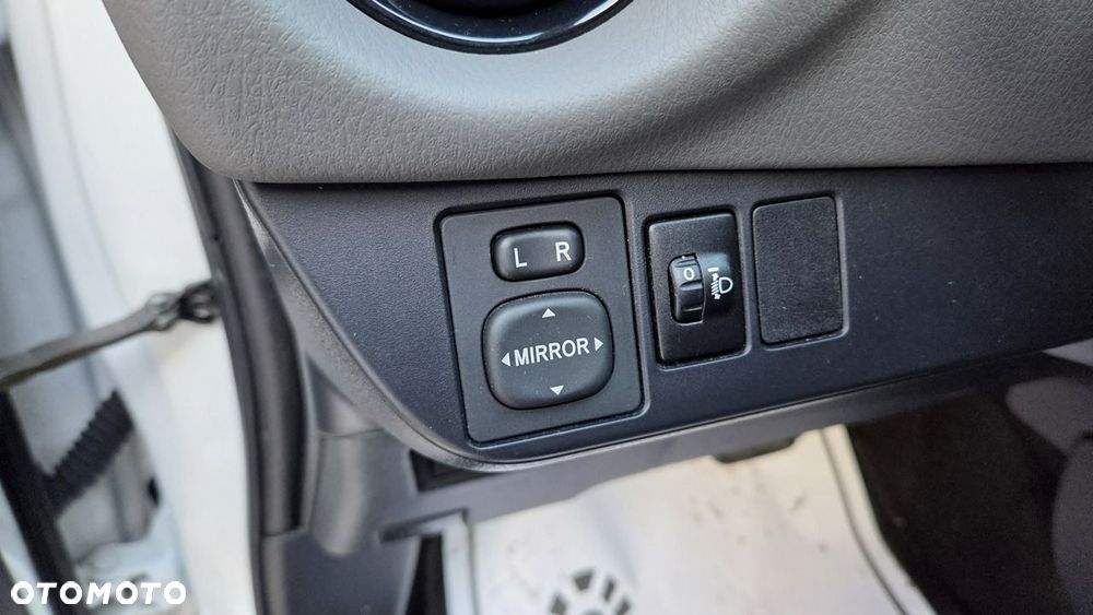 Toyota Yaris Hybrid 100 Premium EU6 - 33