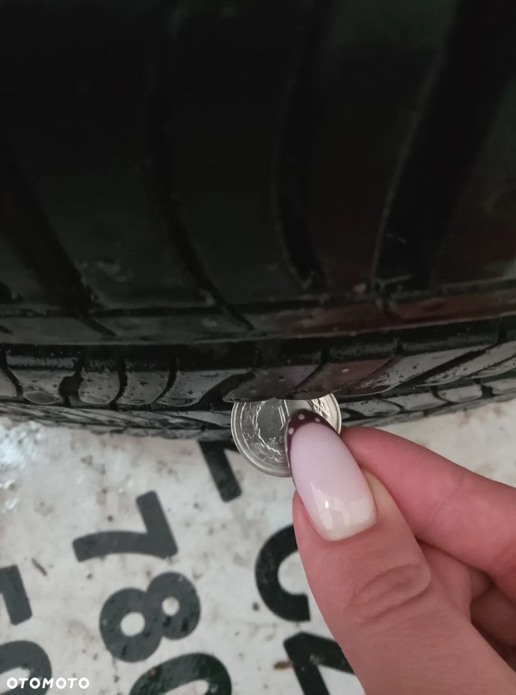 Felgi Koła Opony Chrysler Pacifica 235/65/17 Całoroczne - 18