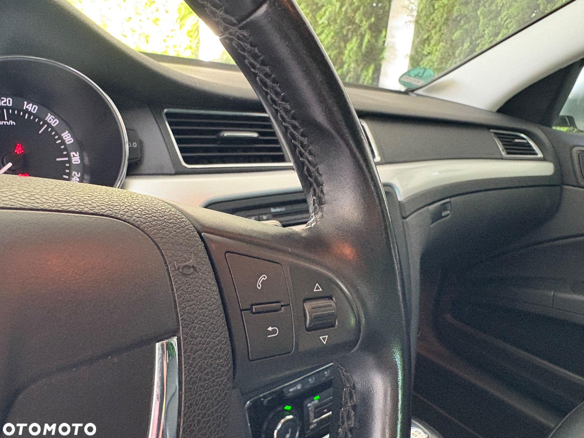 Skoda Superb 2.0 TDI Elegance DSG - 23