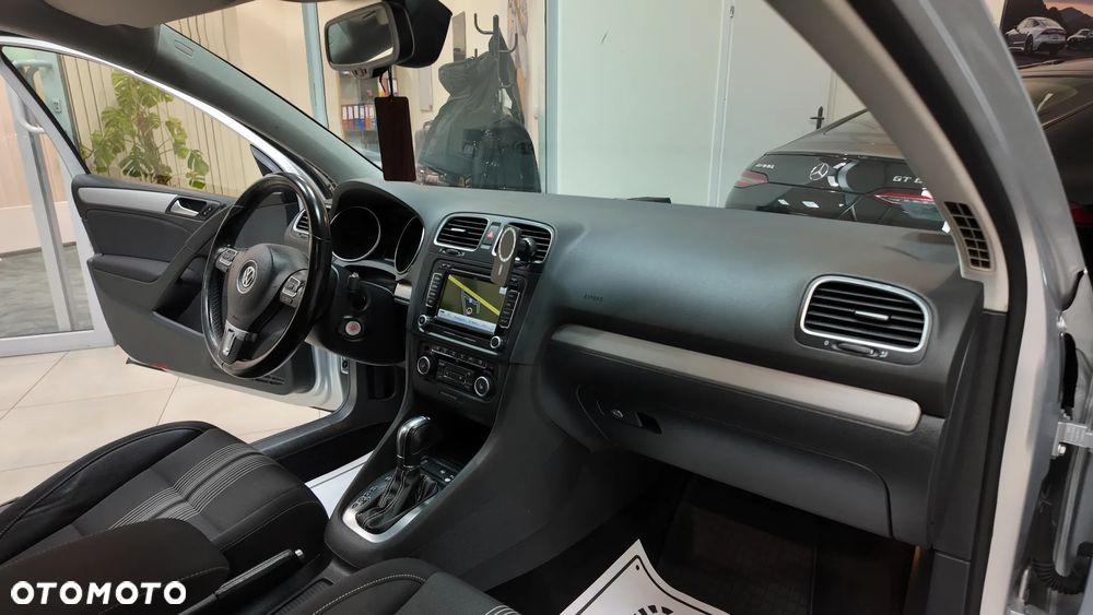 Volkswagen Golf 2.0 TDI DPF BlueMotion Technology DSG MATCH - 37