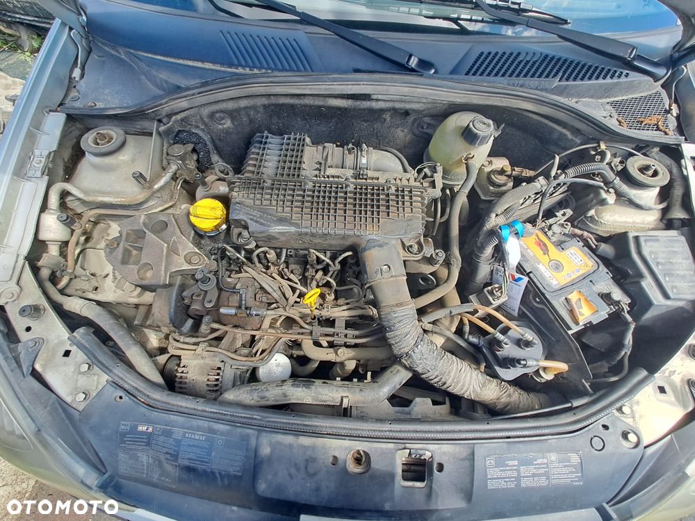 Renault Clio II (03-06r.) 1.5 DCI 81KM. Silnik K9K 702 - D283258 Skrzynia JC5 128 - C192478 lakier MV632 - GREY BOREAL BC.Cały na części.GWARANCJA !!! Przód Tył Zestaw Komplet Drzwi Klapa Zderzak Błotnik Maska Grill Atrapa Szyba Pas Lampa Lusterko Boczki Fotel Kanapa Kokpit Deska Rozdzielcza Przełącznik Włącznik Sterownik Przewody Wiązka Instalacja Moduł Komputer Czujnik Listwa Pompa Alternator Wtryski Głowica Rozrusznik Kompresor Sprzęgło Dwumas Silnik Skrzynia ABS Klimatyzacji Paliwa Wspomagania Kolektor Turbina Przepustnica Zawór Chłodnica Koło Hak Belka Sanki Zawieszenie Mcpherson Półoś Amortyzator Wydech Tłumik Zacisk Most - 6