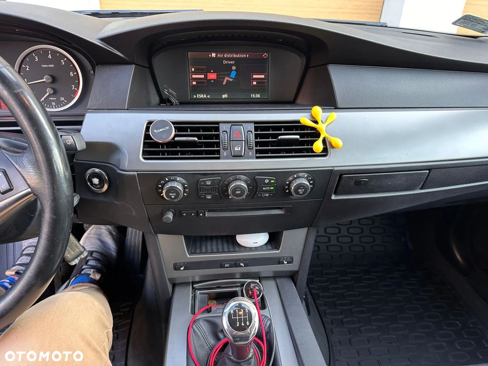 BMW Seria 5 525i - 13