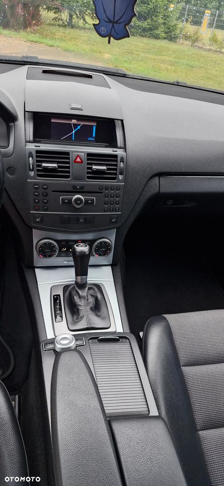 Mercedes-Benz Klasa C 180 CGI Automatik BlueEFFICIENCY Avantgarde - 20