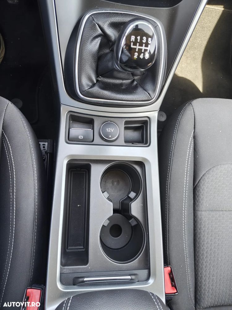 Ford Kuga - 13
