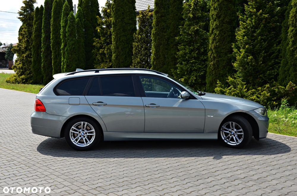 BMW Seria 3 320d DPF Touring Edition Fleet Exclusive - 26
