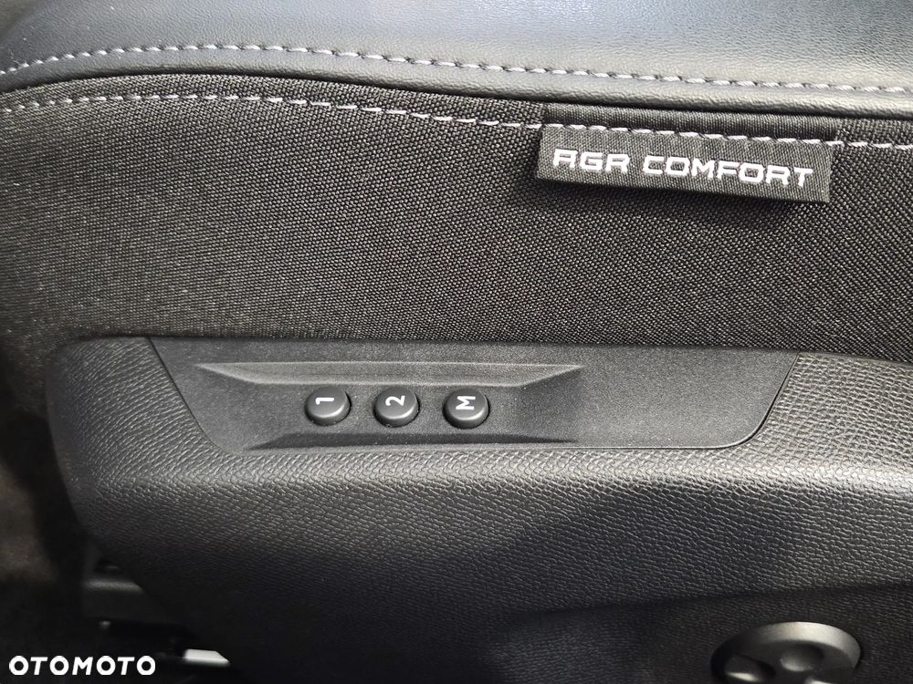 Peugeot 408 1.6 Plug-In Hybrid 180 GT EAT8 - 32