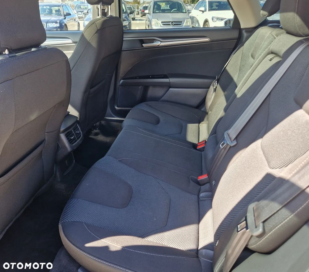 Ford Mondeo 2.0 TDCi STart-Stopp Titanium - 31