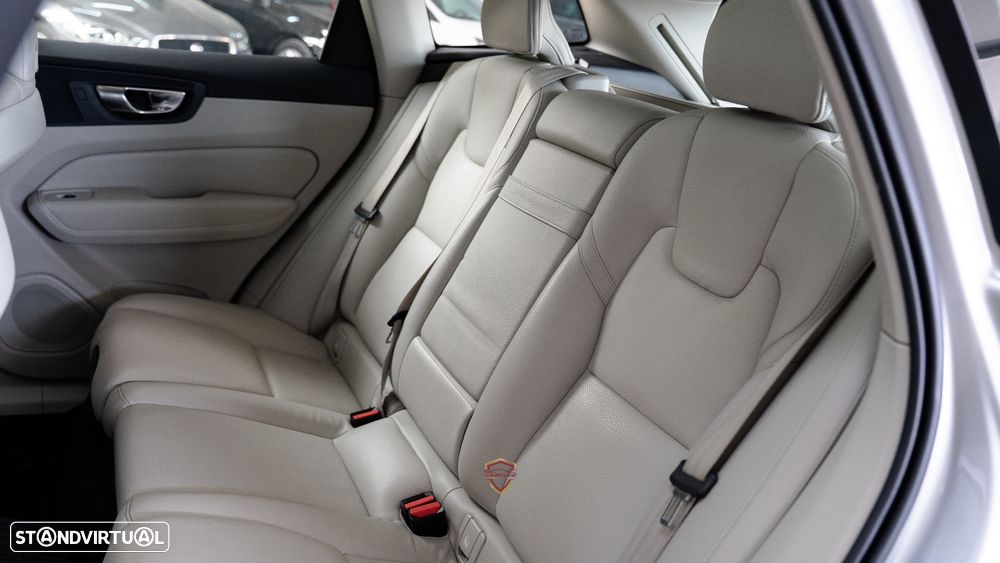 Volvo XC 60 2.0 T8 PHEV Inscription AWD - 42