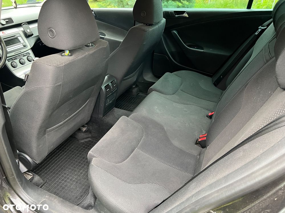 Volkswagen Passat 2.0 TDI Highline - 26