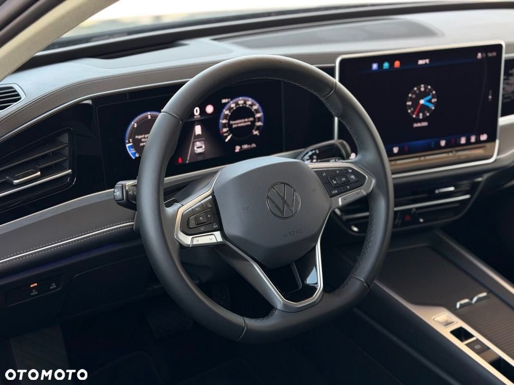 Volkswagen Passat - 12