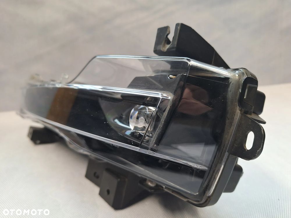 Tesla Y Halogen lewy 1624797-00-A - 3