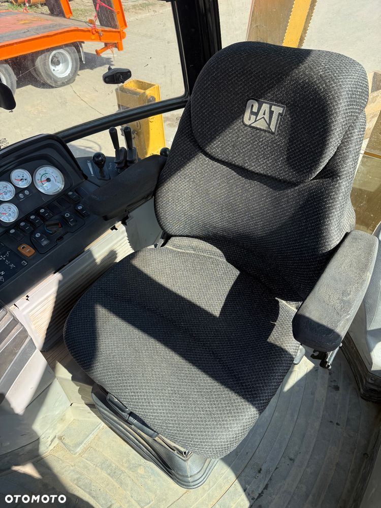 Caterpillar 432E - 12