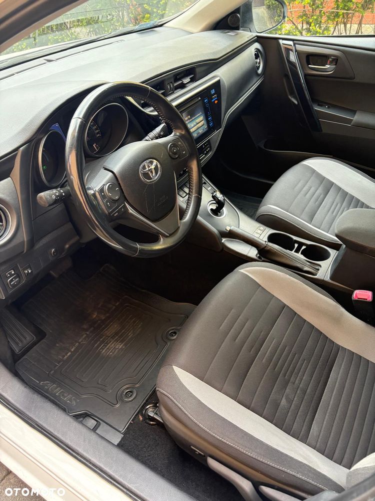 Toyota Auris Hybrid 135 Comfort - 12